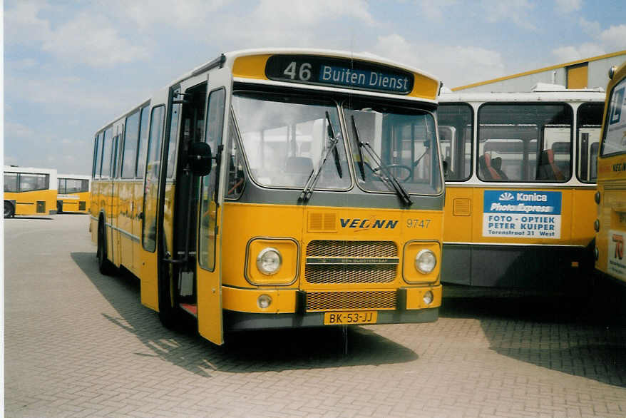 (017'812) - VEONN - Nr. 9747/BK-53-JJ - DAF/Den Oudsten am 14. Juli 1997 in Meppel, Garage