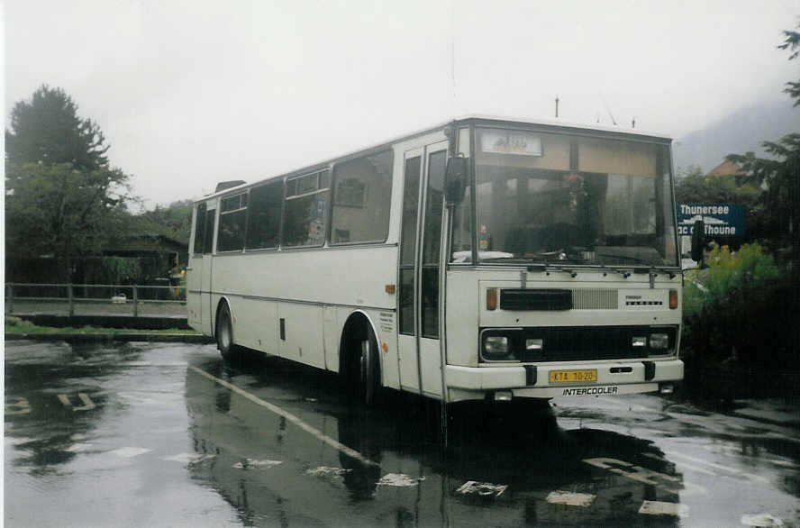 (018'317) - Aus der Tschechoslowakei: Kus, Hradesice - KTA-10-20 - Karosa am 1. August 1997 beim Bahnhof Interlaken West