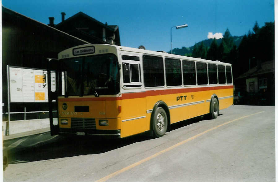 (019'020) - Kbli, Gstaad - BE 235'726 - Volvo/Lauber am 31. August 1997 beim Bahnhof Gstaad