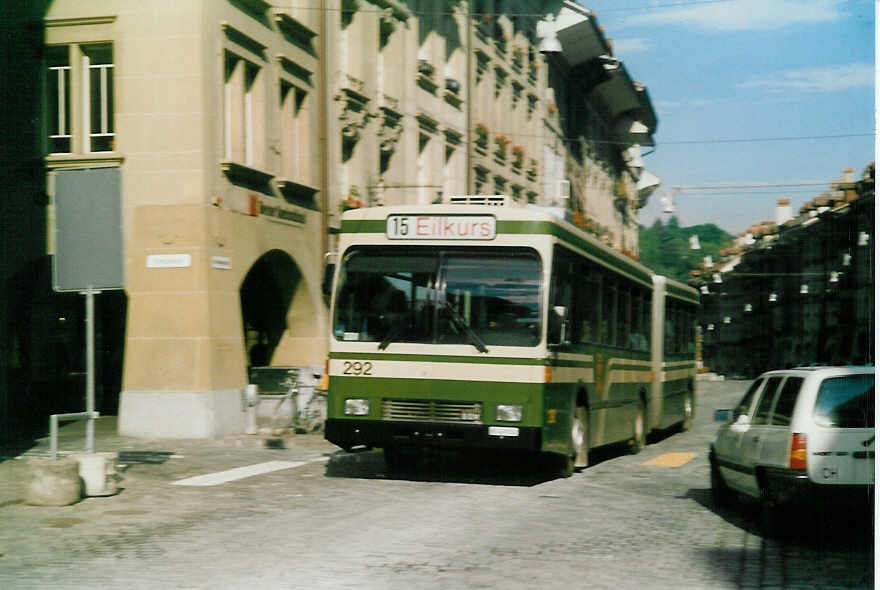 (019'123) - SVB Bern - Nr. 292/BE 419'292 - Volvo/R&J-Hess-Gangloff am 5. September 1997 in Bern, Rathaus