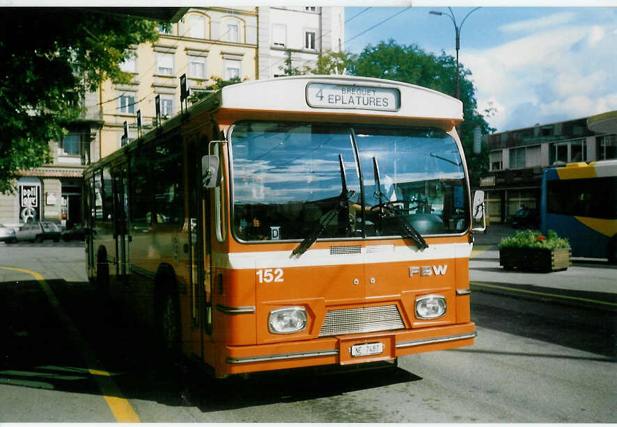 (019'916) - TC La Chaux-de-Fonds - Nr. 152/NE 7487 - FBW/Hess-Haag am 7. Oktober 1997 beim Bahnhof La Chaux-de-Fonds