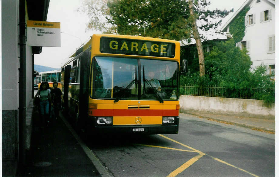 (020'029) - AAGL Liestal - Nr. 75/BL 7323 - Mercedes (ex Nr. 64) am 8. Oktober 1997 beim Bahnhof Liestal