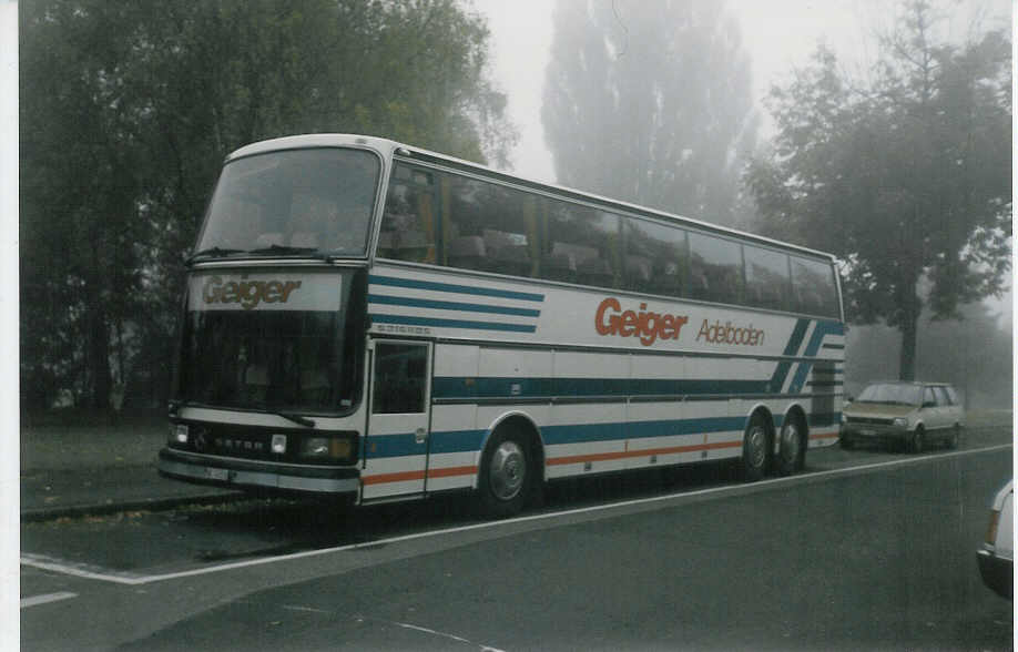 (020'403) - Geiger, Adelboden - Nr. 4/BE 43'333 - Setra am 19. Oktober 1997 in Thun, Lachen