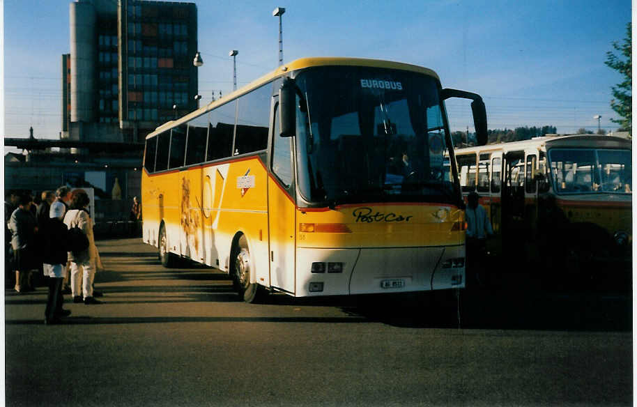 (020'420) - Knecht, Windisch - Nr. 51/AG 8511 - Bova am 25. Oktober 1997 beim Bahnhof Brugg (75 Jahre PAH Voegtlin-Meyer)