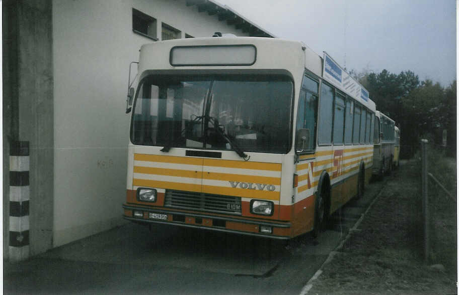 (020'433) - STI Thun - Nr. 16/BE 419'016 - Volvo/Lauber (ex SAT Thun Nr. 16) am 1. November 1997 in Thun, Garage