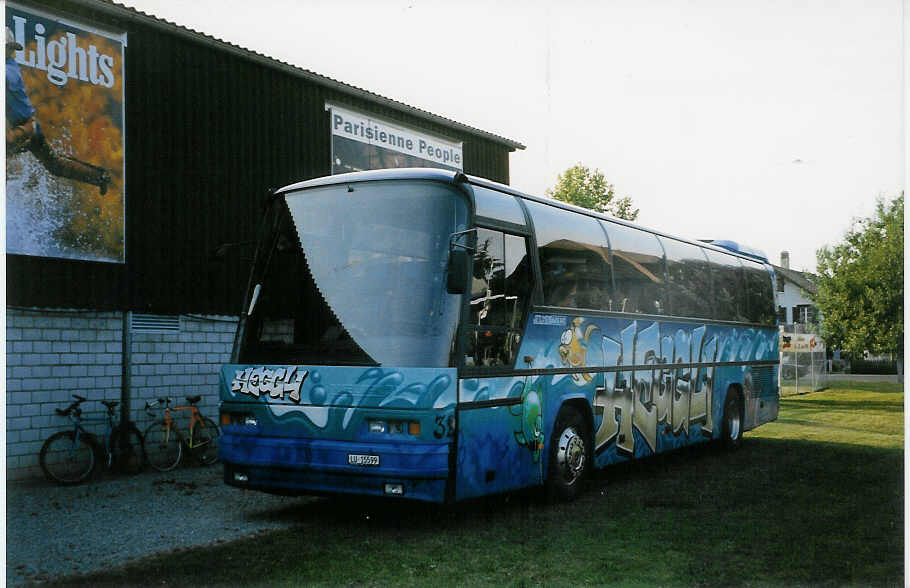 (023'613) - Heggli, Kriens - Nr. 32/LU 15'599 - Neoplan am 24. Juni 1998 in Thun-Lerchenfeld, Waldeck