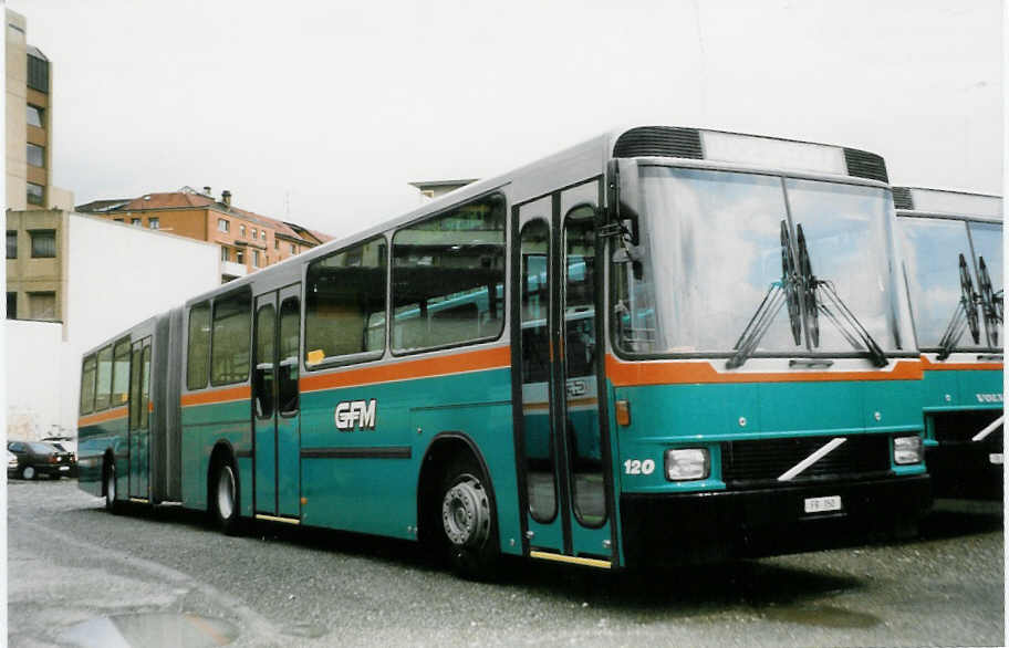 (023'834) - GFM Fribourg - Nr. 120/FR 350 - Volvo/Hess am 7. Juli 1998 in Fribourg, Garage