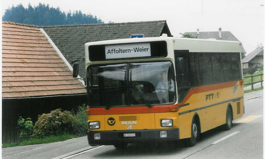 (024'019) - Trachsel, Hasle-Regsau - BE 102'412 - MAN am 10. Juli 1998 in Affoltern, Post