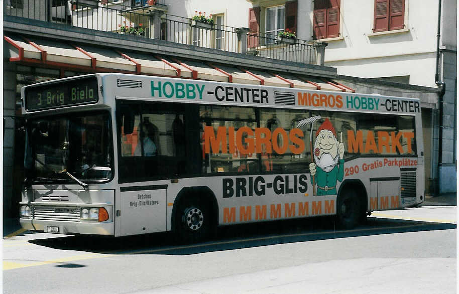 (024'524) - PTT-Regie - P 23'026 - Neoplan (ex Zerzuben, Visp-Eyholz Nr. 52) am 14. Juli 1998 beim Bahnhof Brig