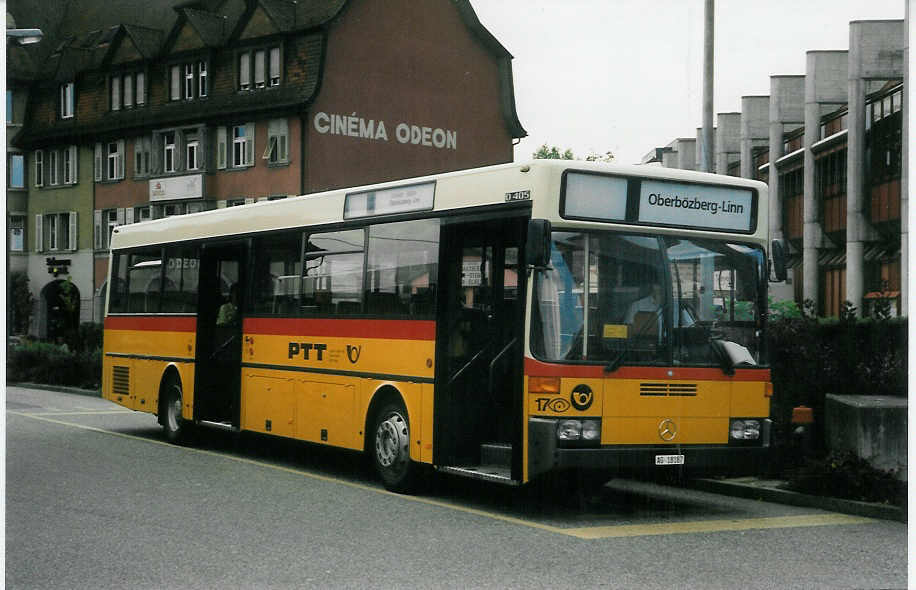 (024'803) - Voegtlin-Meyer, Brugg - Nr. 17/AG 18'187 - Mercedes am 15. Juli 1998 beim Bahnhof Brugg