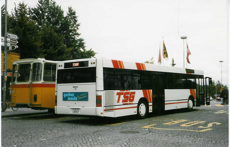 (026'303) - TSG Blumenstein - Nr. 2/BE 26'748 - MAN am 2. Oktober 1998 beim Bahnhof Thun