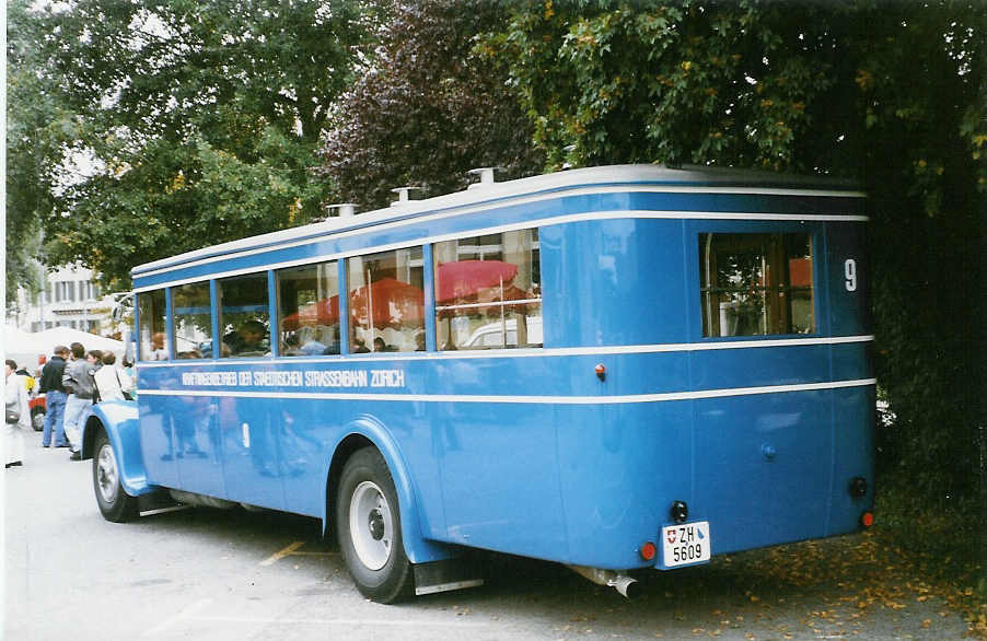 (026'531) - VBZ Zrich - Nr. 9/ZH 5609 - Saurer/SWS (ex Bamert, Wollerau; ex BBA Aarau Nr. 1; ex VBZ Zrich Nr. 209; ex VBZ Zrich Nr. 9) am 3. Oktober 1998 in Rti, Sonnenplatz