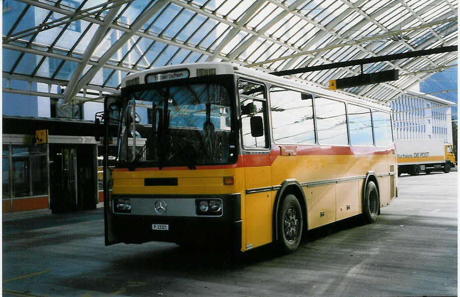 (026'826) - PTT-Regie - P 23'321 - Mercedes/FHS am 6. Oktober 1998 in Chur, Postautostation