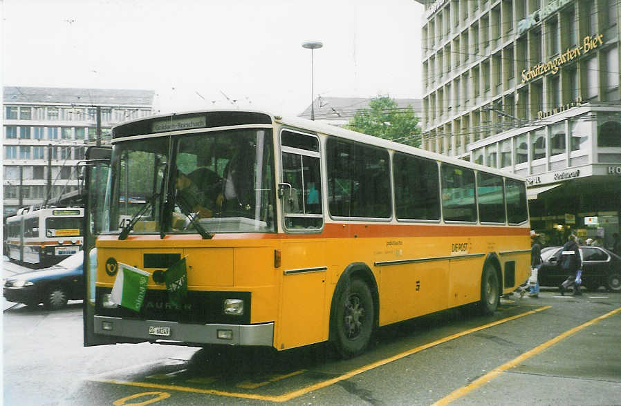 (027'012) - Schwizer, Goldach - Nr. 3/SG 68'249 - Saurer/Tscher am 8. Oktober 1998 beim Bahnhof St. Gallen