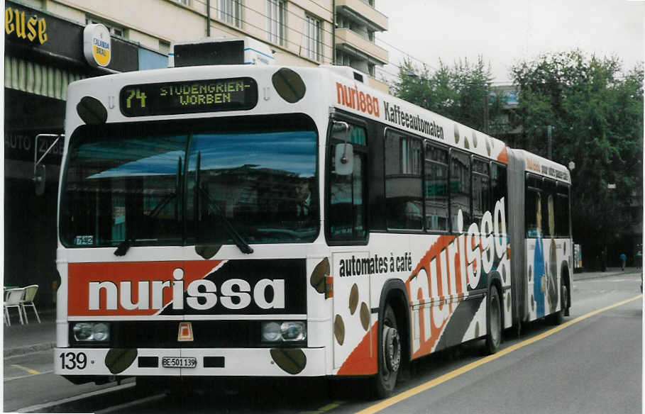 (027'408) - VB Biel - Nr. 139/BE 501'139 - Volvo/R&J am 12. Oktober 1998 beim Bahnhof Biel