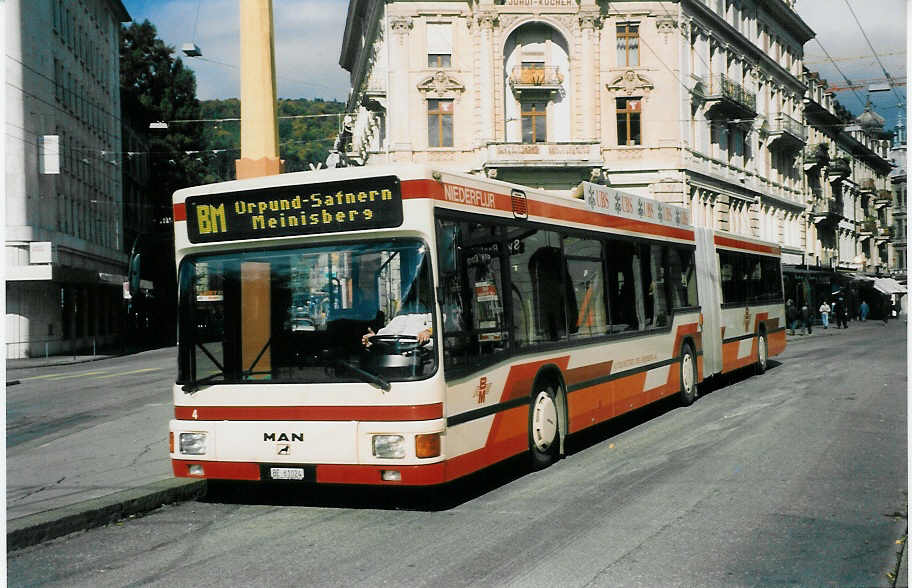 (027'428) - ABM Meinisberg - Nr. 4/BE 61'024 - MAN (ex Nr. 6) am 12. Oktober 1998 beim Bahnhof Biel