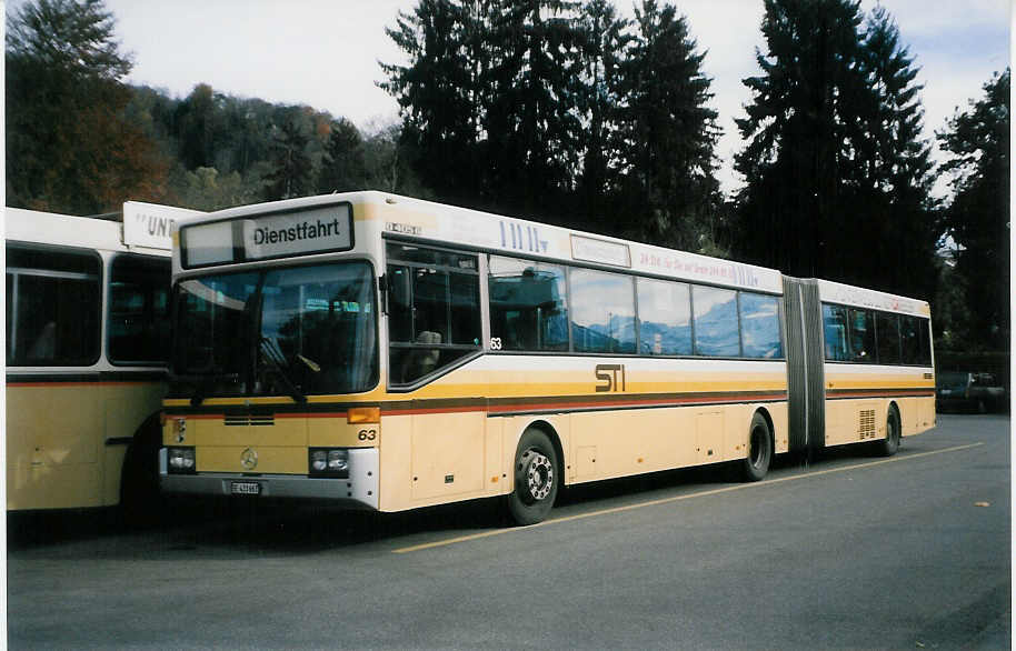 (027'811) - STI Thun - Nr. 63/BE 433'663 - Mercedes am 8. November 1998 bei der Schifflndte Thun