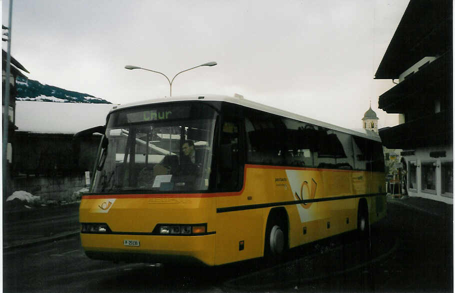 (028'625) - PTT-Regie - P 25'130 - Neoplan am 1. Januar 1999 in Laax, Post