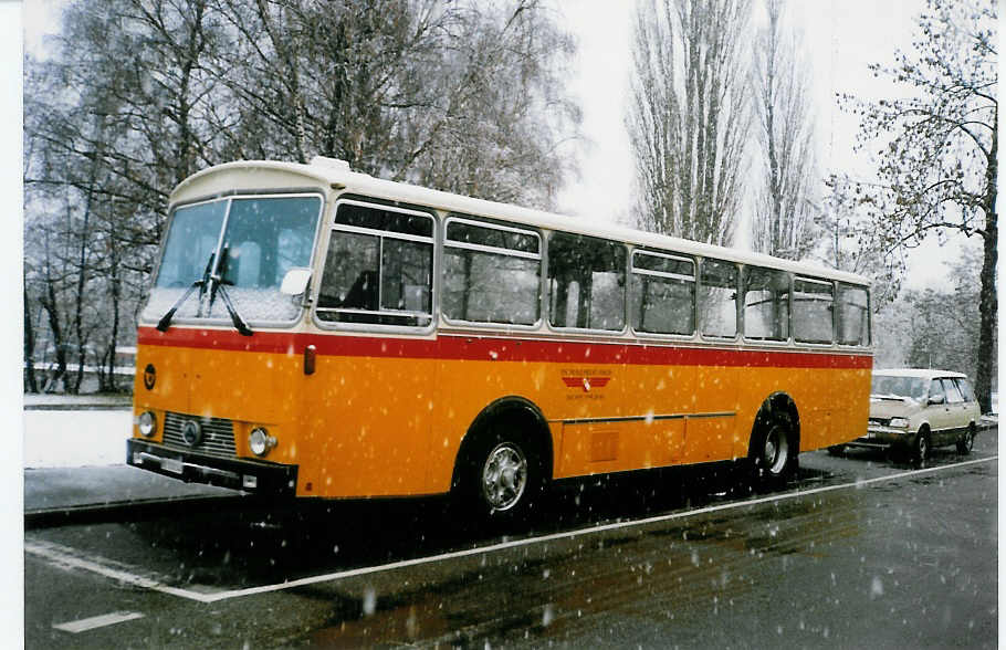 (029'837) - Gast, Gwatt - Nr. 27/BE 518'148 - Saurer/Tscher (ex AVG Grindelwald Nr. 28+27+19; ex Lienert, Einsiedeln) am 4. Mrz 1999 in Thun, Lachen