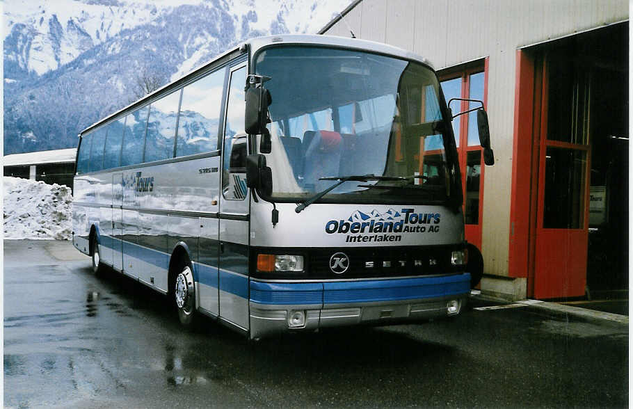 (029'912) - AAGI Interlaken - Nr. 13 - Setra am 6. Mrz 1999 in Interlaken, Garage