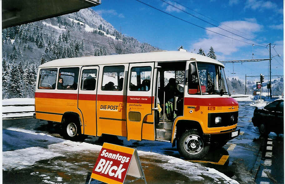 (030'010) - Geiger, Adelboden - Nr. 9/BE 152'056 - Mercedes am 7. Mrz 1999 beim Bahnhof Reichenbach