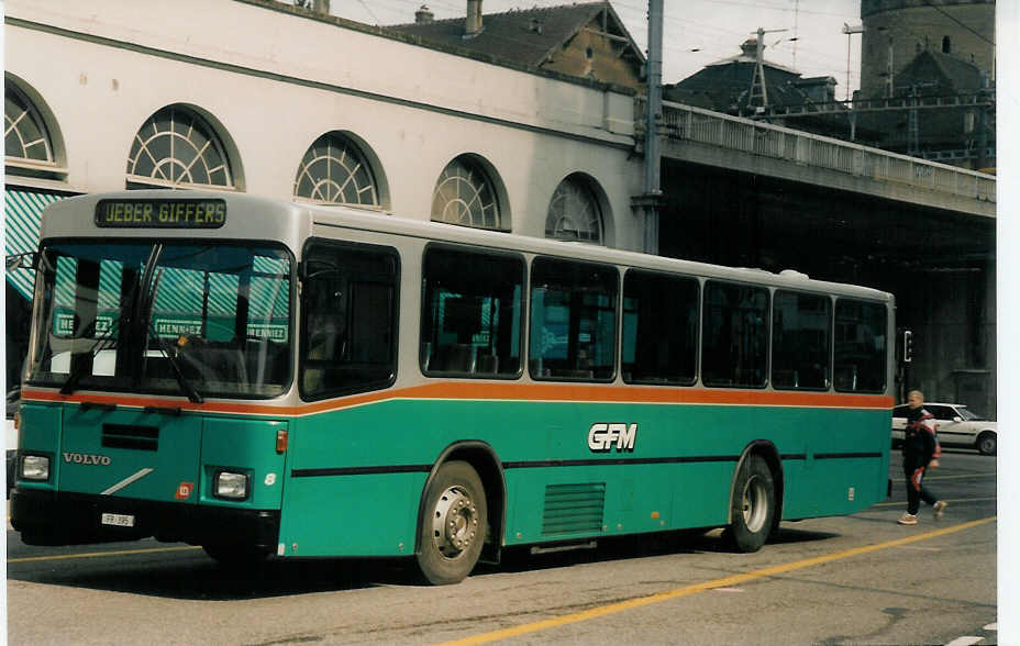 (030'534) - GFM Fribourg - Nr. 8/FR 395 - Volvo/Lauber am 3. April 1999 beim Bahnhof Fribourg