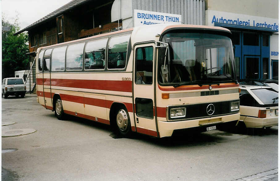 (031'529) - Brunner, Thun - BE 57'224 - Mercedes (ex M+79'539) am 17. Mai 1999 in Thun-Lerchenfeld, Garage