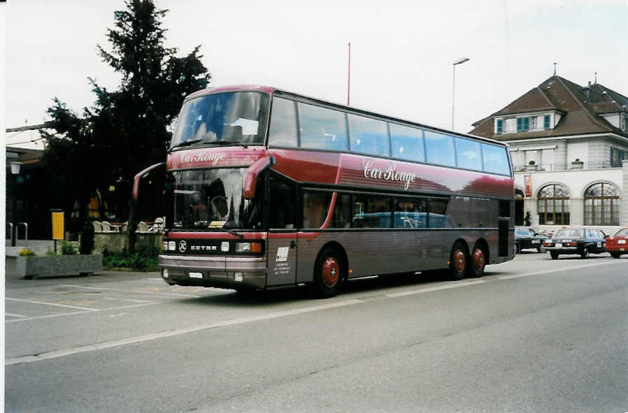 (031'819) - Car Rouge, Kerzers - Nr. 2/FR 242 - Setra am 4. Juni 1999 beim Bahnhof Thun