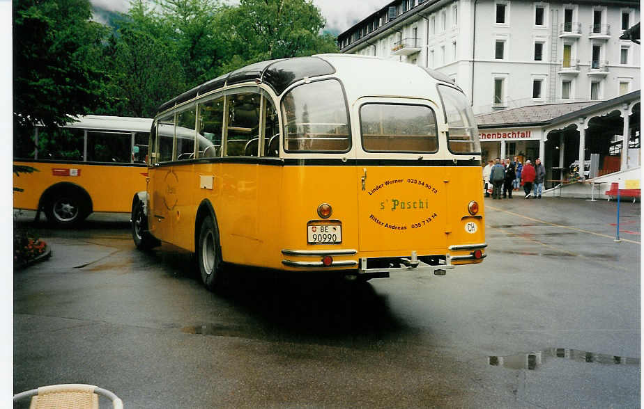 (031'908) - Linder, Einigen - BE 90'990 - Saurer/Gangloff (ex P 23'146; ex P 2215) am 6. Juni 1999 in Meiringen, Klinik