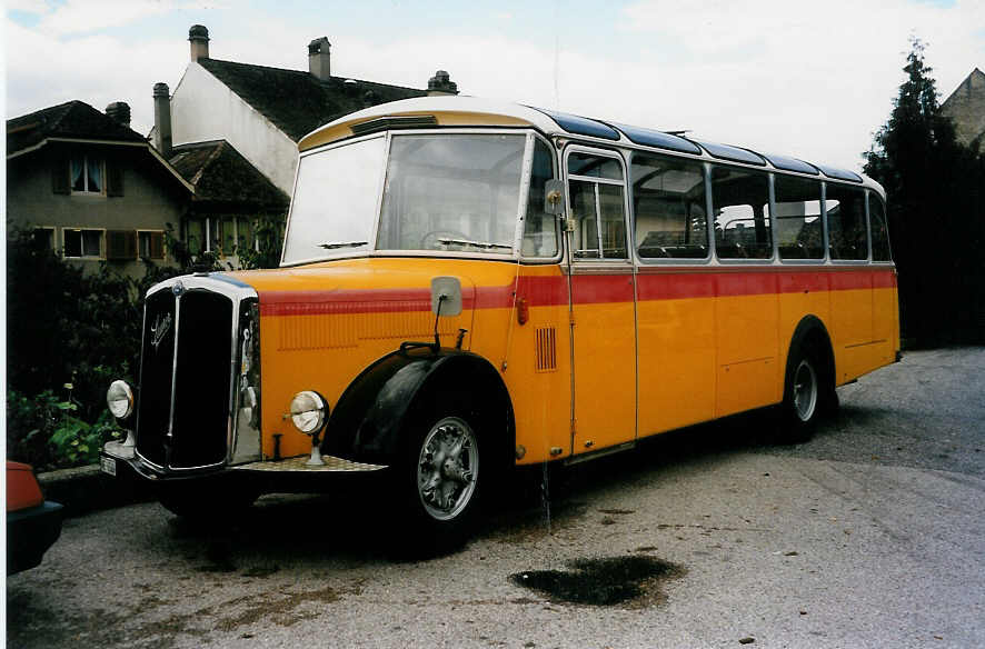 (033'201) - Zwahlen, Cornaux - NE 6569 - Saurer/Lauber am 6. Juli 1999 in Cornaux, Htel du Soleil