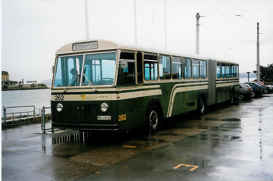 (033'207) - TN Neuchtel - Nr. 262/NE 47'021 - FBW/SWS-Gangloff (ex SVB Bern Nr. 262) am 6. Juli 1999 in Neuchtel, Dpt