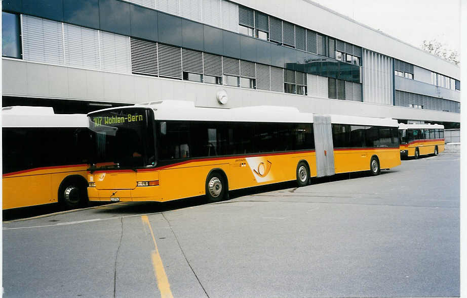 (034'101) - PTT-Regie - P 27'734 - Volvo/Hess am 12. Juli 1999 in Bern, Postautostation