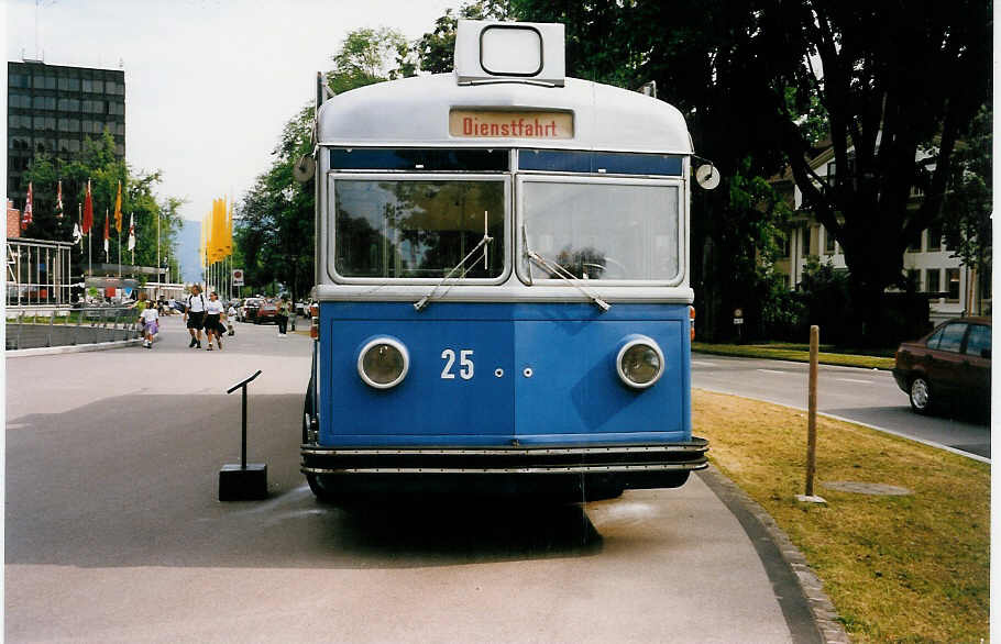 (034'329) - VBL Luzern - Nr. 25 - FBW/FFA Trolleybus am 13. Juli 1999 in Luzern, Verkehrshaus