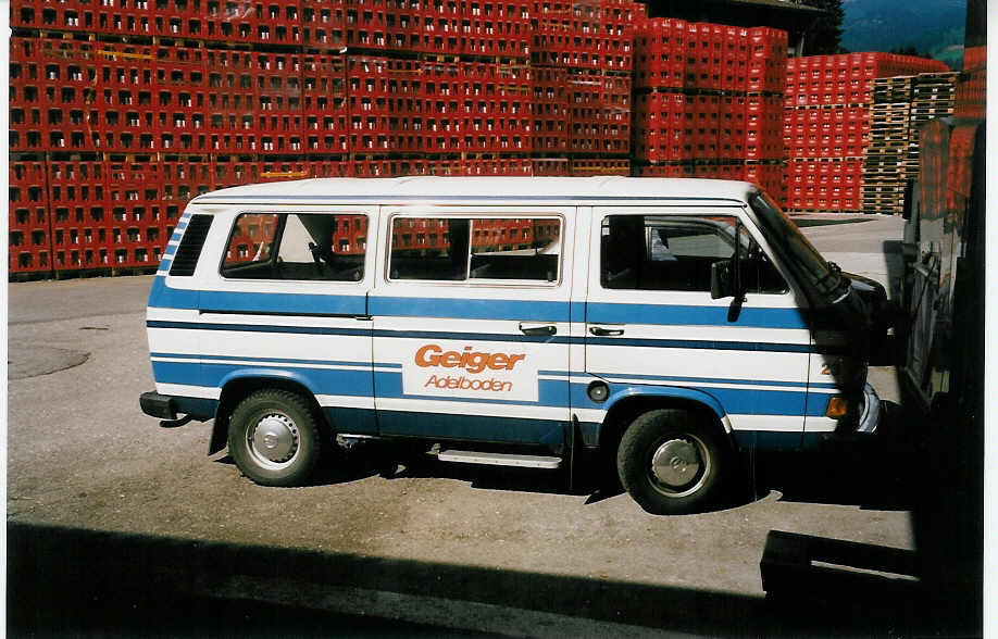 (034'615) - Geiger, Adelboden - Nr. 23/BE 11'508 - VW am 15. Juli 1999 in Adelboden, Mineralquelle