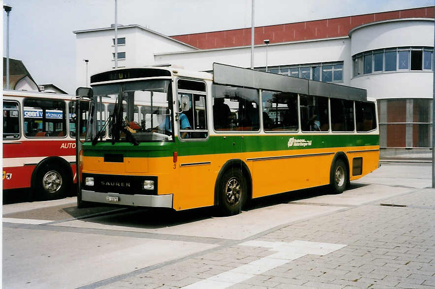 (034'716) - BHW Wil - Nr. 3/SG 33'072 - Saurer/Tscher am 19. Juli 1999 beim Bahnhof Wil