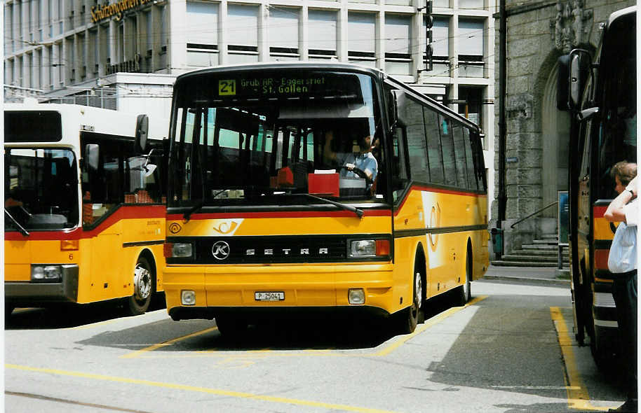 (034'813) - PTT-Regie - P 25'041 - Setra am 19. Juli 1999 beim Bahnhof St. Gallen