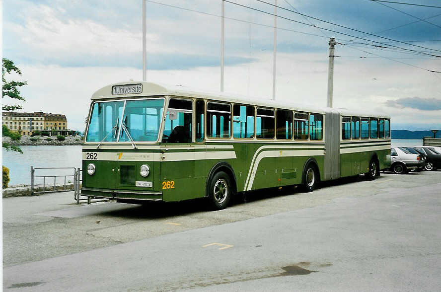 (035'218) - TN Neuchtel - Nr. 262/NE 47'021 - FBW/SWS-Gangloff (ex SVB Bern Nr. 262) am 8. August 1999 in Neuchtel, Dpt