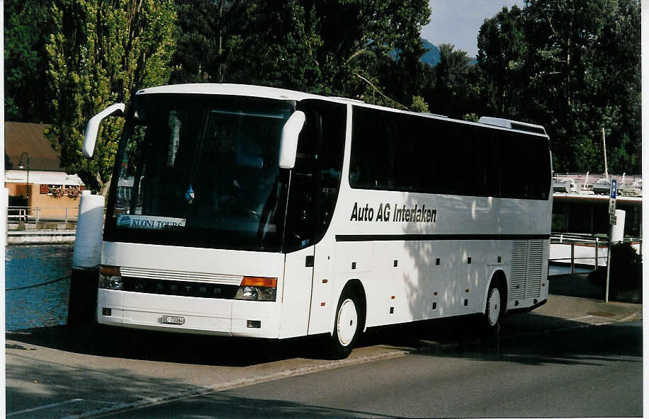 (036'636) - AAGI Interlaken - Nr. 18/BE 70'064 - Setra am 30. August 1999 bei der Schifflndte Thun