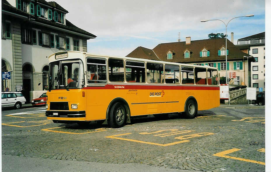 (037'135) - Burri, Teuffenthal - BE 336'192 - FBW/R&J am 27. September 1999 beim Bahnhof Thun