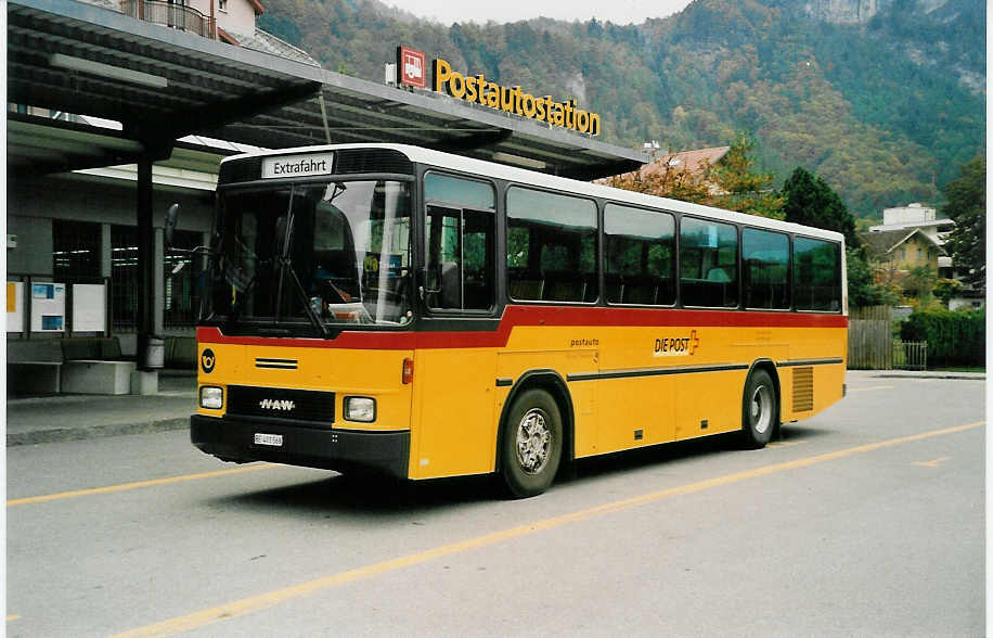 (037'324) - AVG Meiringen - Nr. 68/BE 401'568 - NAW/Hess (ex P 24'454) am 16. Oktober 1999 in Meiringen, Postautostation