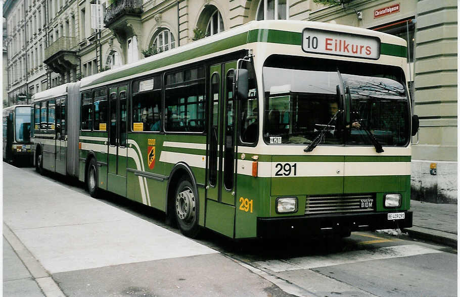 (037'812) - SVB Bern - Nr. 291/BE 419'291 - Volvo/R&J-Hess-Gangloff am 25. November 1999 beim Bahnhof Bern