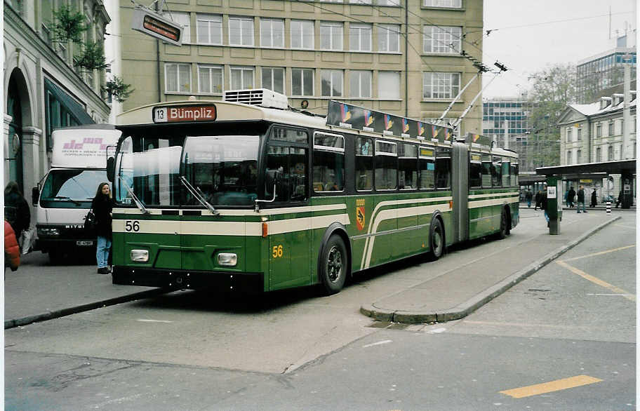 (037'827) - SVB Bern - Nr. 56 - FBW/Hess Gelenktrolleybus am 25. November 1999 beim Bahnhof Bern