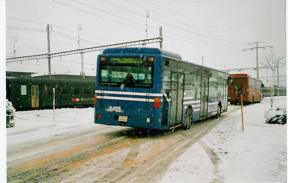 (038'122) - AFA Adelboden - Nr. 1/BE 19'692 - Mercedes am 28. Dezember 1999 beim Bahnhof Frutigen