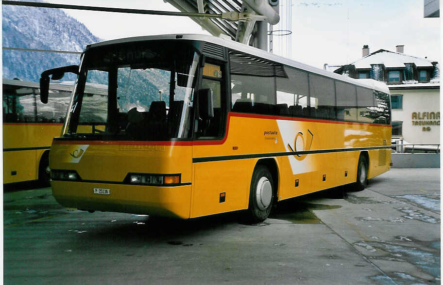 (038'415) - PTT-Regie - P 25'138 - Neoplan am 1. Januar 2000 in Chur, Postautostation