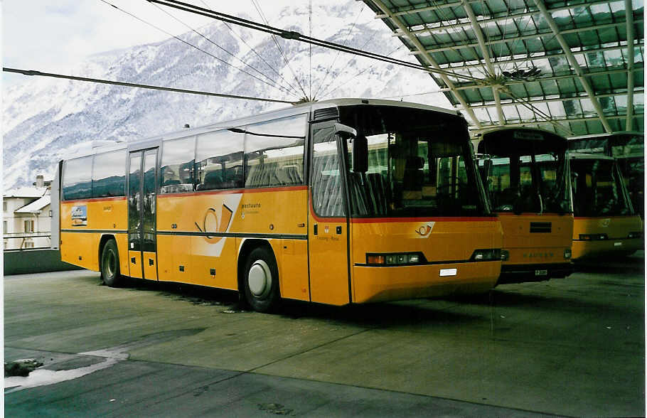 (038'430) - PTT-Regie - P 25'120 - Neoplan am 1. Januar 2000 in Chur, Postautostation