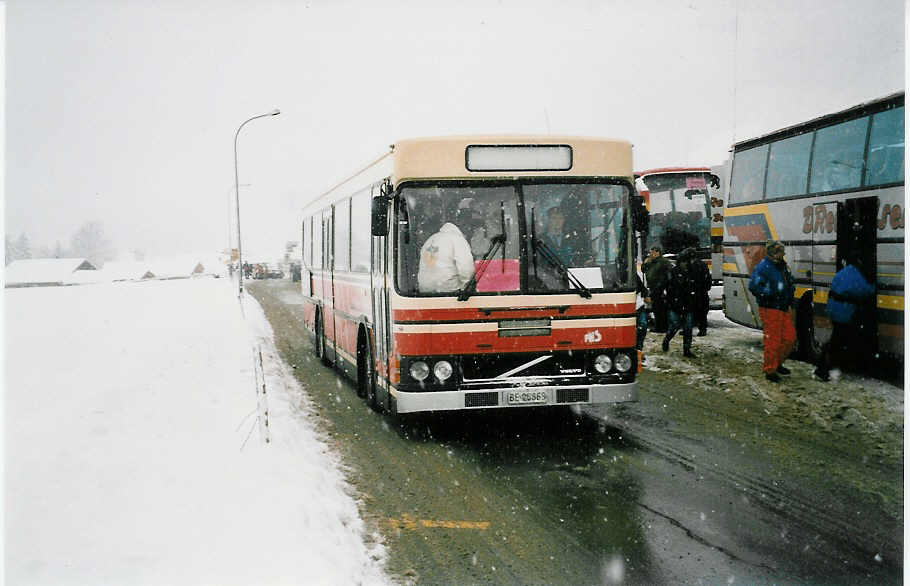 (039'213) - ASKA Aeschi - Nr. 1/BE 26'869 - Volvo/FHS am 20. Februar 2000 in Adelboden, Kreuzweg