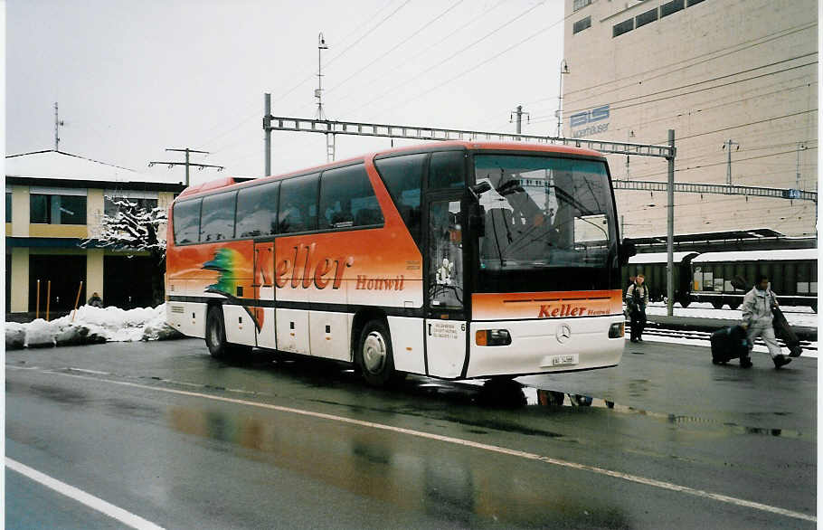 (039'225) - Keller, Hottwil - Nr. 6/AG 14'088 - Mercedes am 20. Februar 2000 beim Bahnhof Frutigen