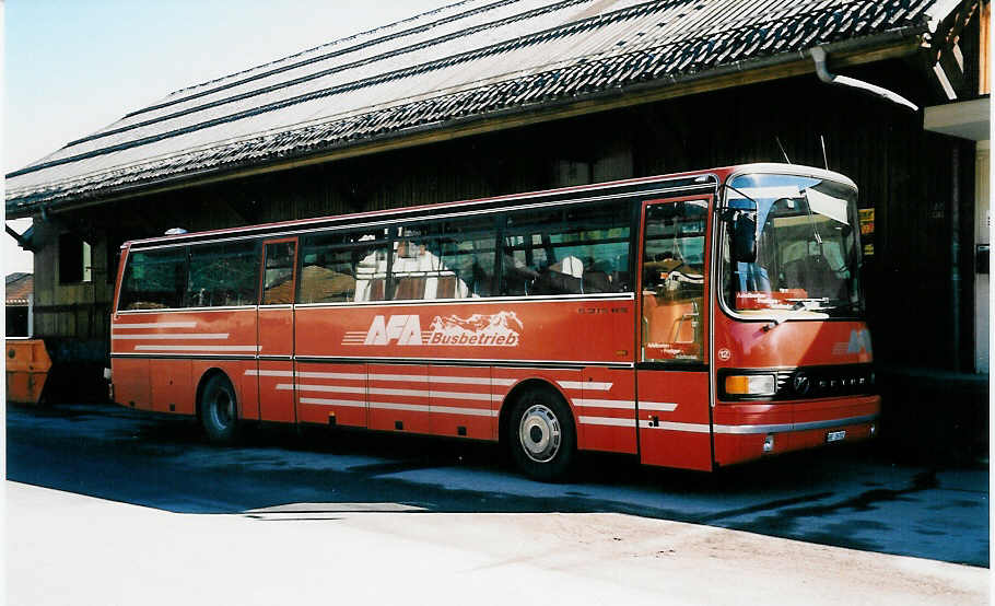 (039'406) - AFA Adelboden - Nr. 12/BE 26'702 - Setra am 27. Februar 2000 beim Gterbahnhof Frutigen