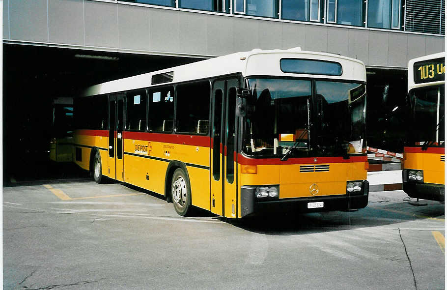 (039'731) - PTT-Regie - P 25'304 - Mercedes/R&J am 14. Mrz 2000 in Bern, Postautostation