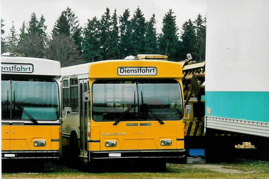 (039'910) - VBSH Schaffhausen - Nr. 8 - Saurer/Hess am 18. Mrz 2000 in Herzogenbuchsee, Heiniger (Teilaufnahme)